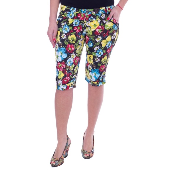 Women Capri Shorts, CP-1309, Field Flowers Print - Picture 2 of 4